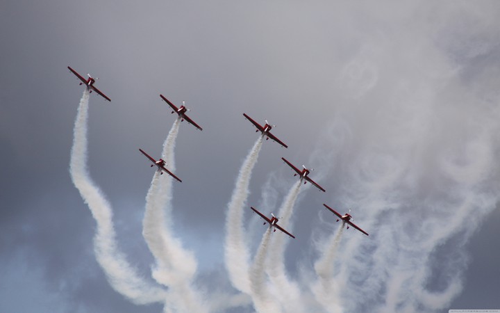 Marche Verte
Airplanes