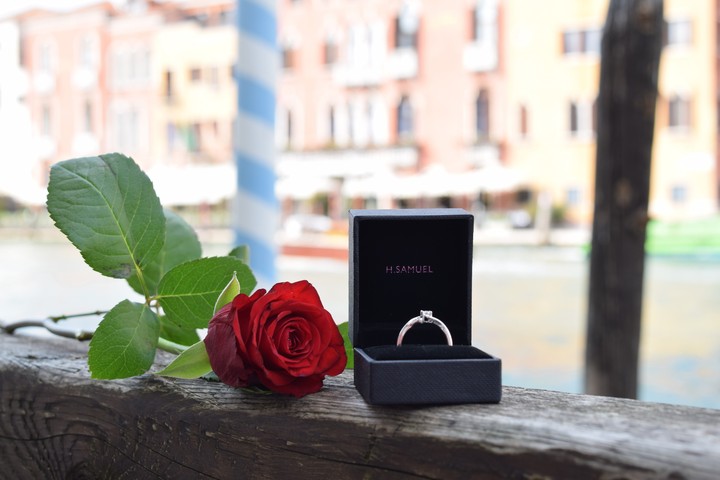 engage in Venice