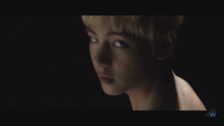 V- BTS