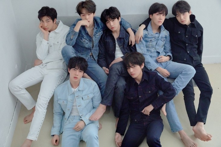 LOVE BTS and ARMY a LOT❤️❤️❤️