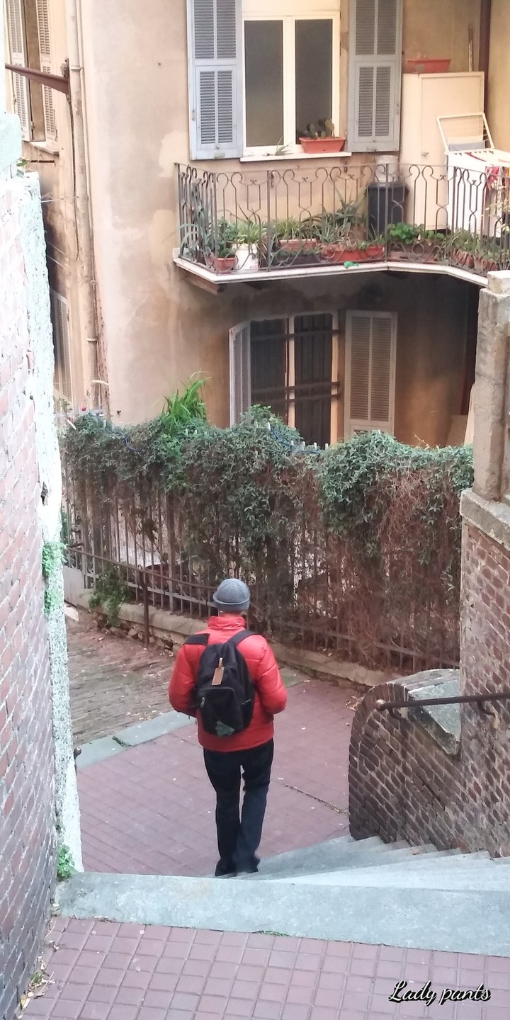 walking in Genoa