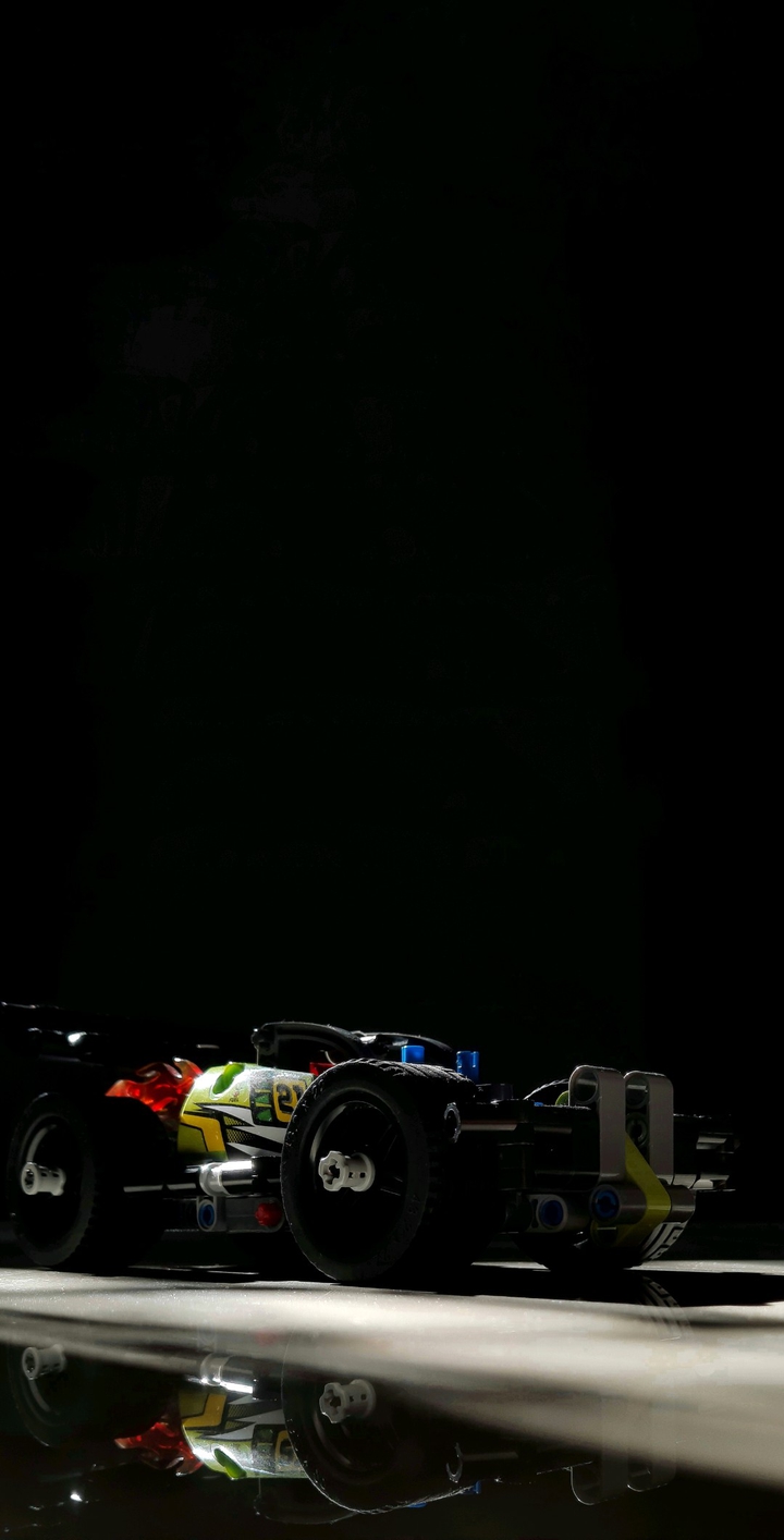 minimalist.