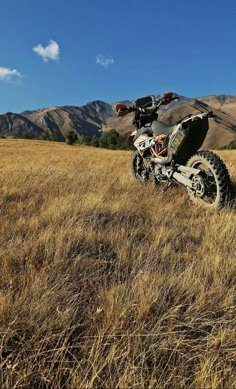 Moto en las Montañas