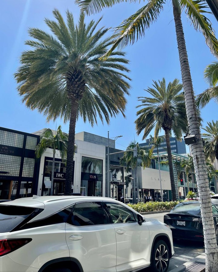 LA