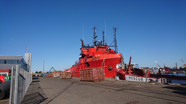 Harbour: Ships for recycling
