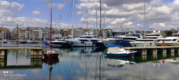 i love piraeus