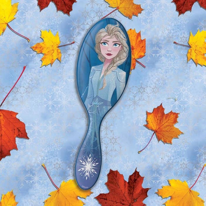 ELSA'S HAIRBRUSH