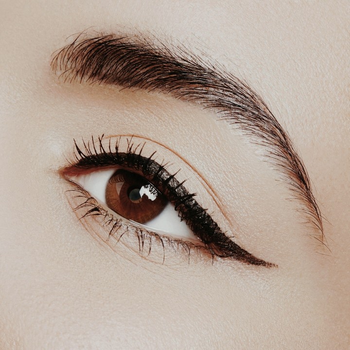 This is an eye. You can see that it is brown.