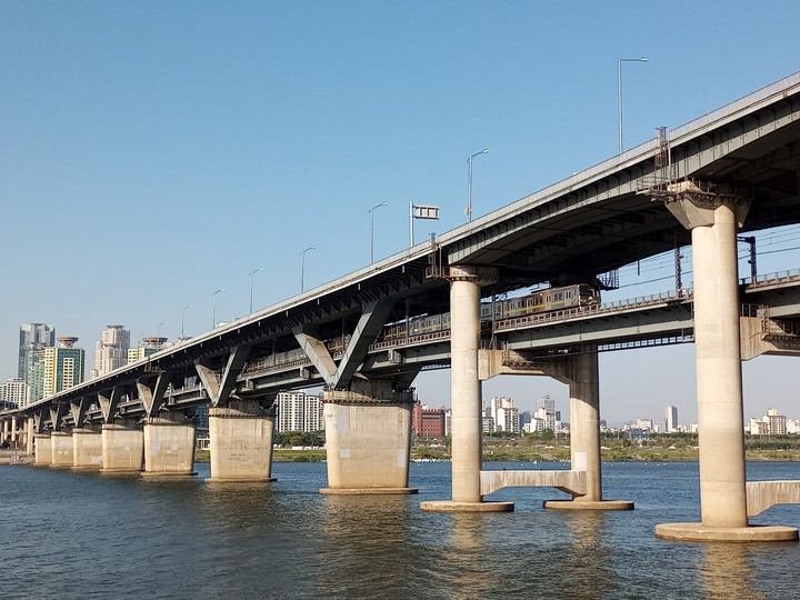 Cheongdam Bridge with Seoul Metro Line 7