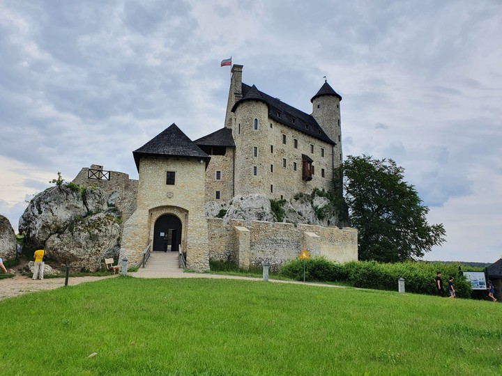 CASTLE