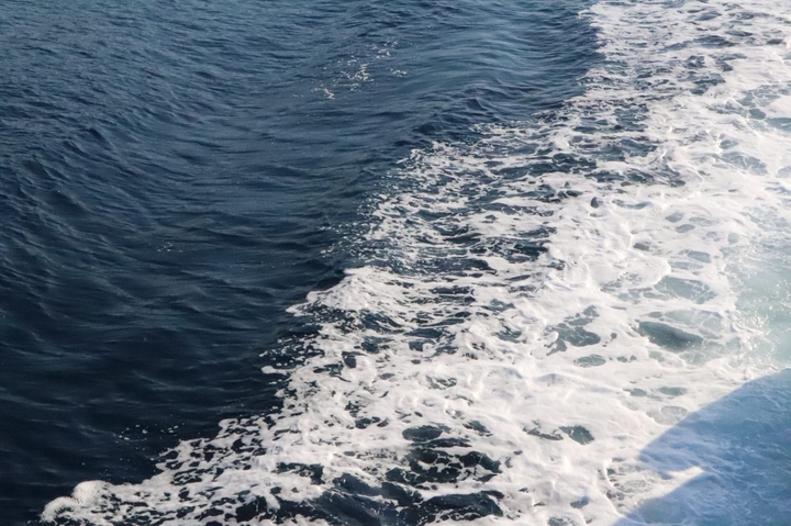 wave