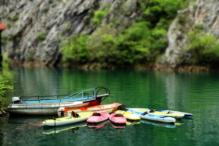 toy boats