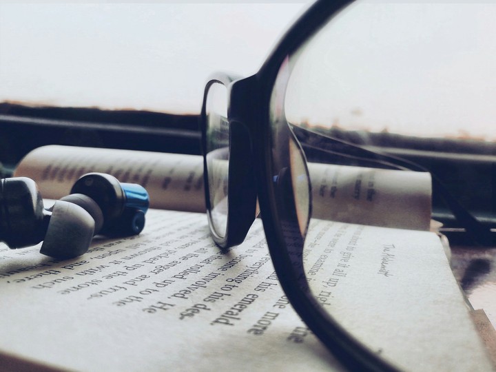Music And Books Are My Jam ❤
