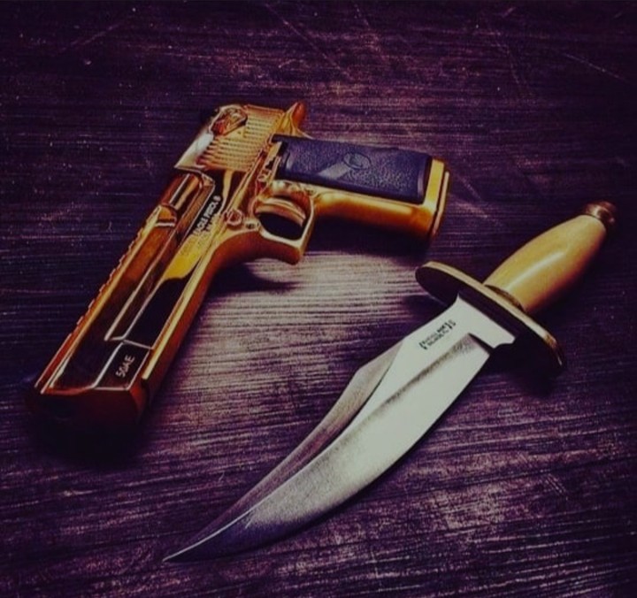 Gold Desert Eagle and knife EA