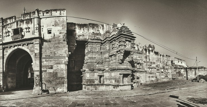 hira gate