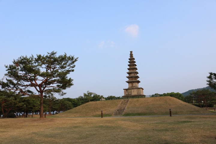 충주 중앙탑