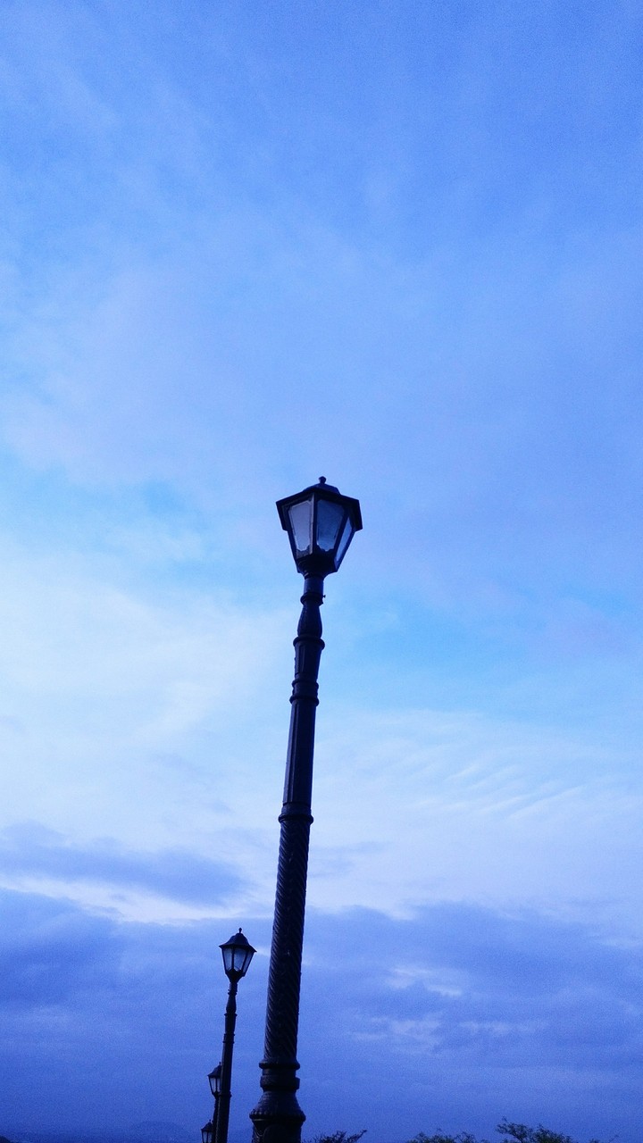 Lamp Post - Taljai