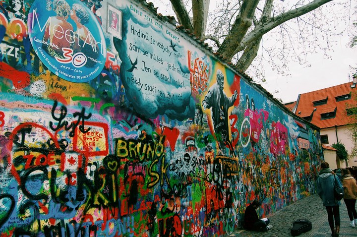 John Lennon's Wall, Prague