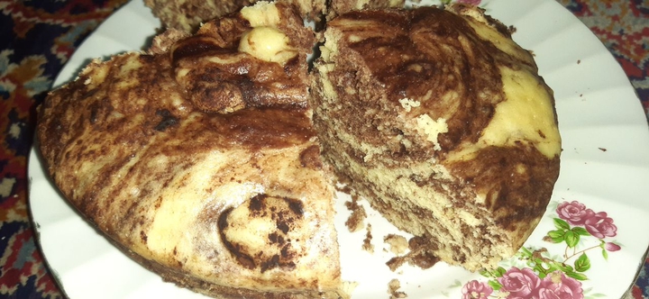 کیک خانگی طرح ابر و باد