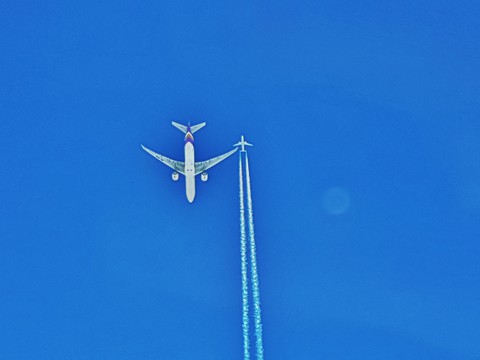 plane crossing