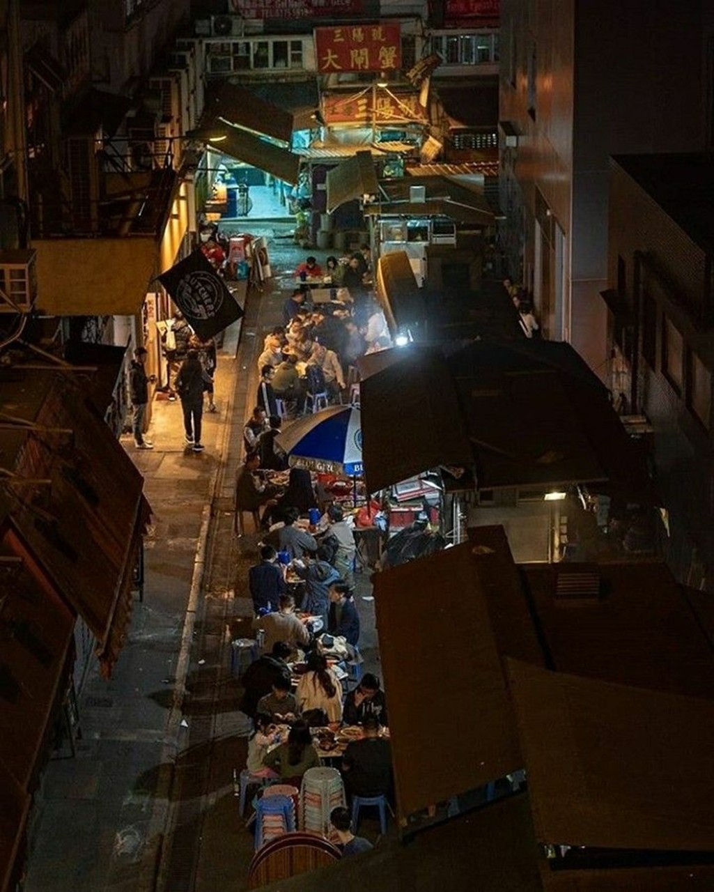 wallpaper Market, Midnight