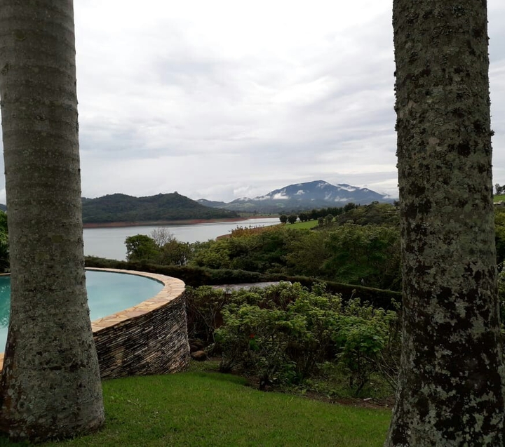 algum lugar