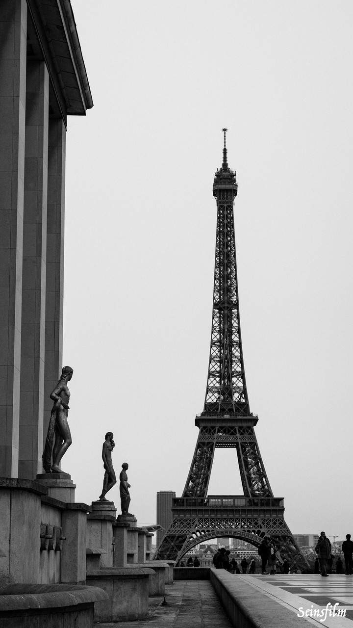 Eiffel Tower B&W