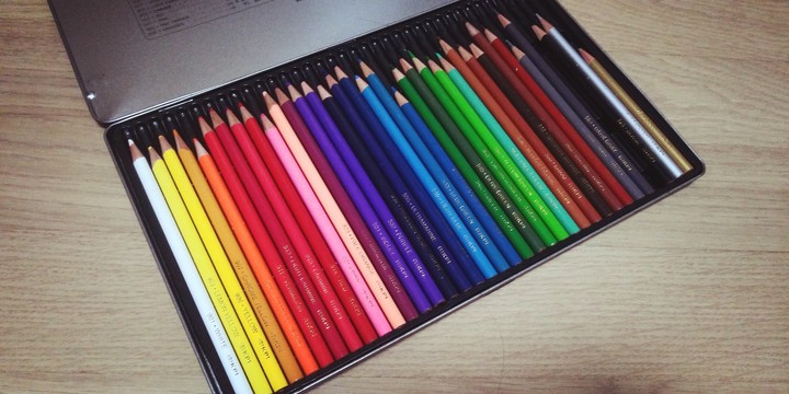 A spotless color pencil