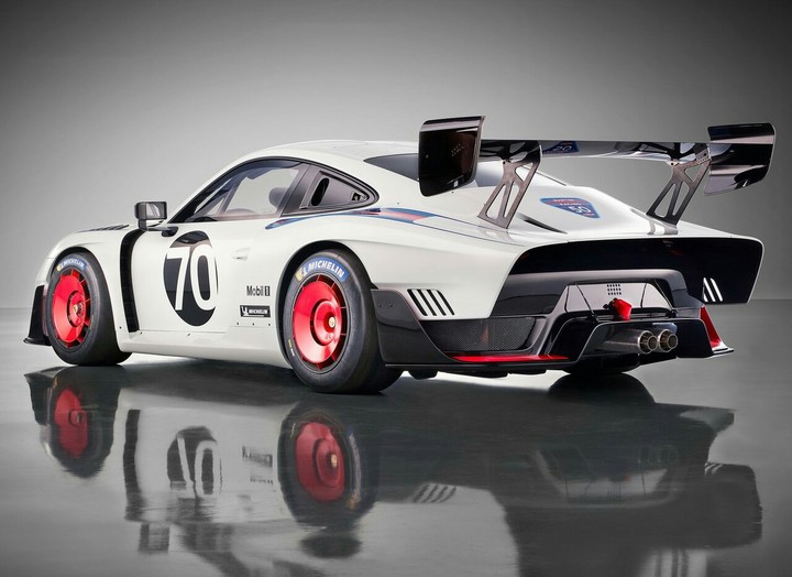 PORSCHE 935 2019