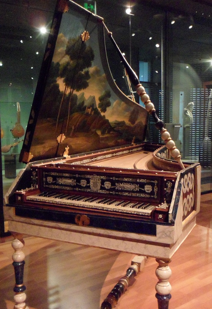 Old Piano