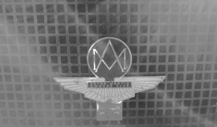 Aston Martin owners club badge