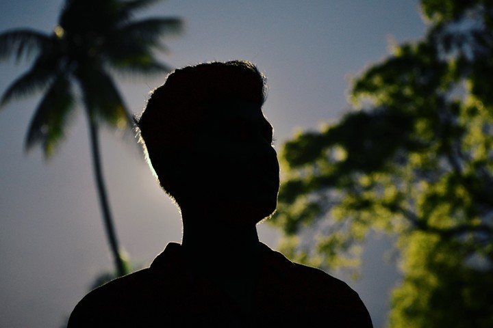 If you know me you'll know me in the shadow also