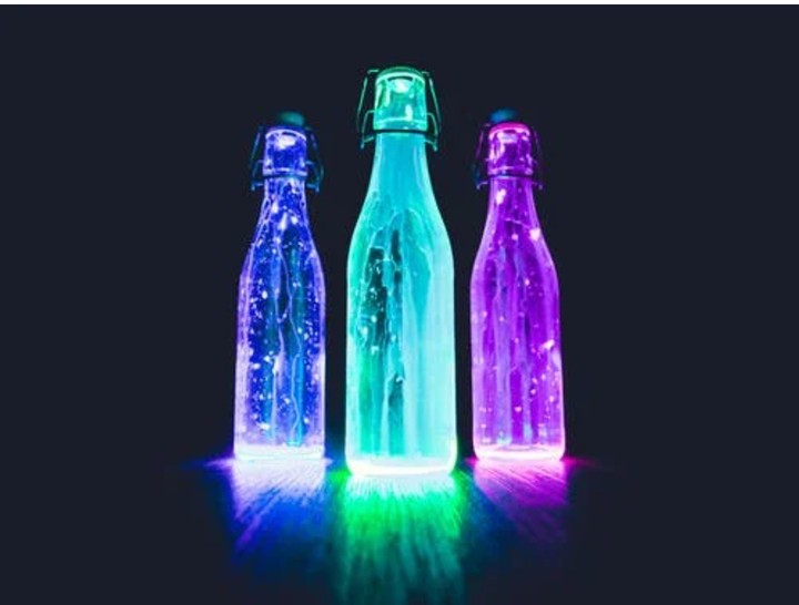 Water bottles gang