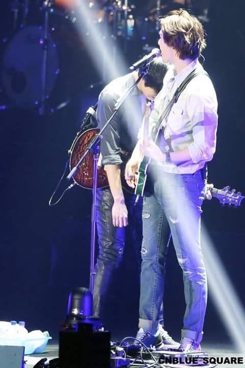 #cnblue #busan brathers #yong hwa #jong hyun #kpop