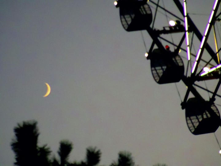 #crescentmoon #ferriswheel #kasaioceanpark #parkview