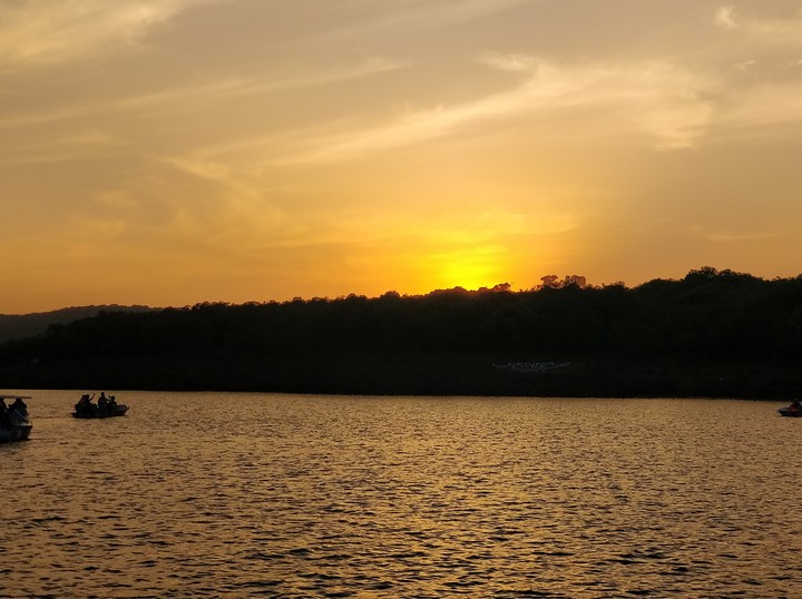 a sunset that make u calm and think about your life