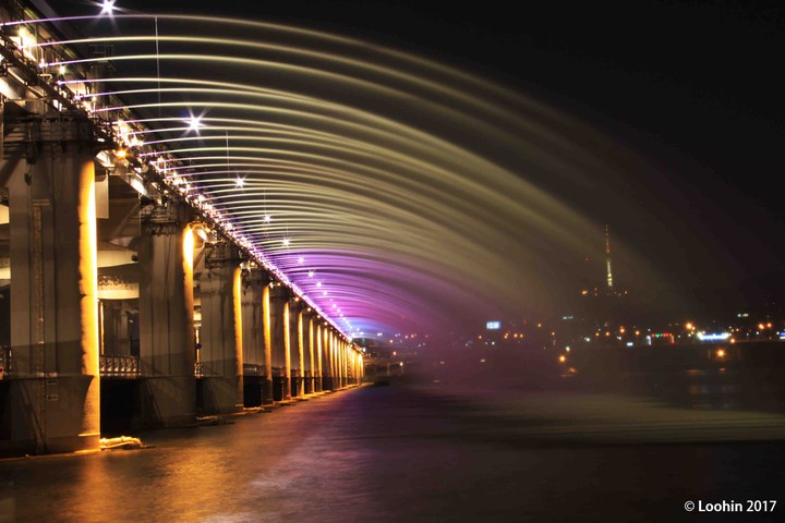 banpo bridge fountain