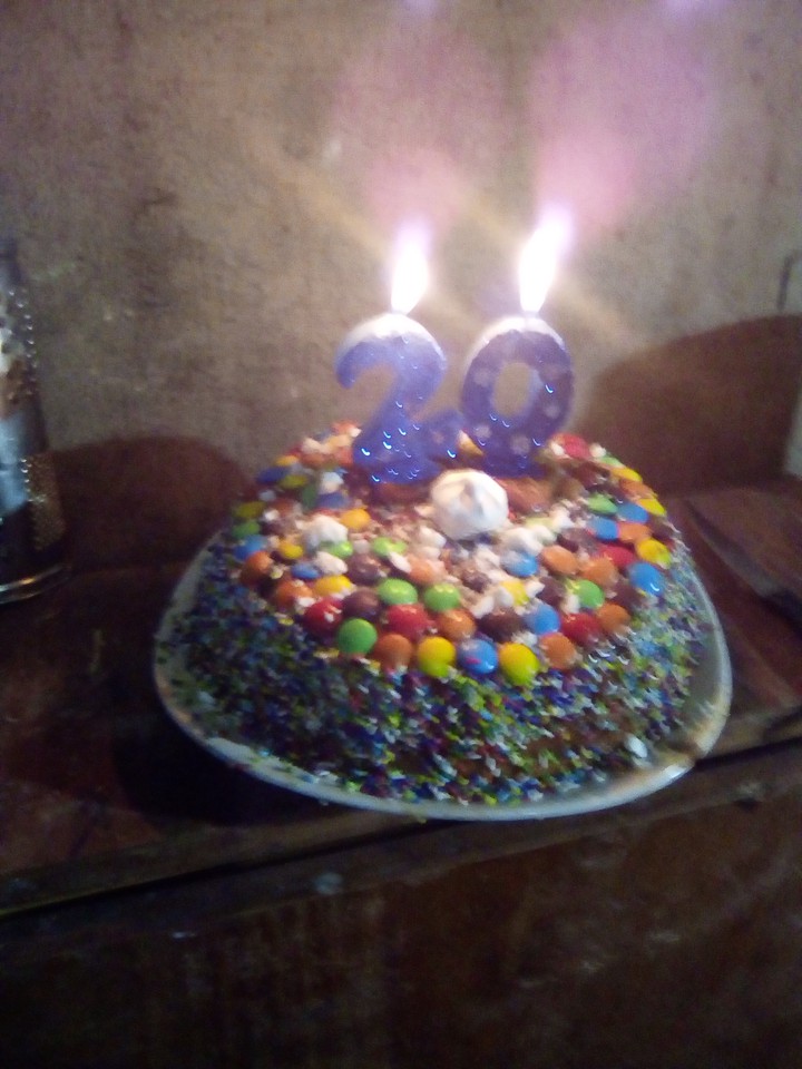 Tota de cumpleaños de BRAIANLAMAZARES 20 años