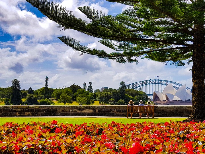 Sydney harbor bridge & Opera house