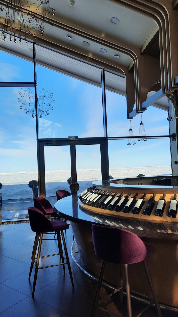 Lake vine bar