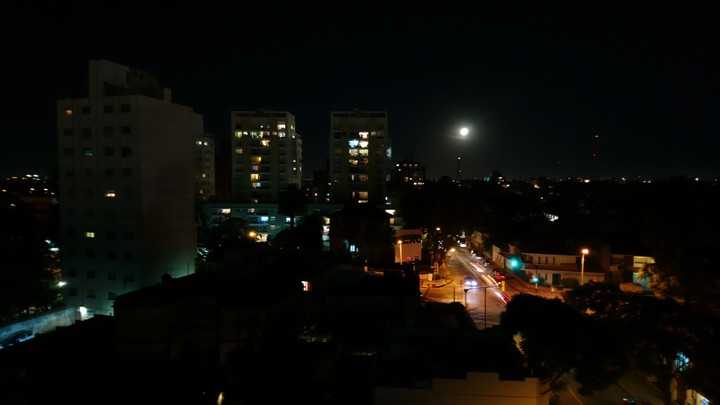 NOCHE EN LA CIUDAD
