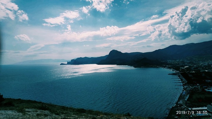 море