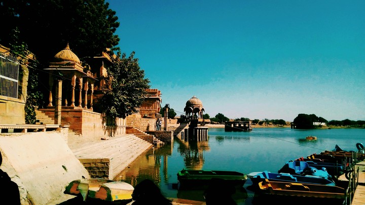 Gadsisar lake