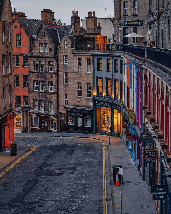 Edinburgh, Victoria street