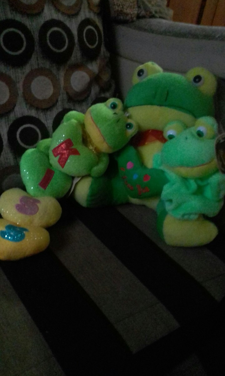 frogs doll