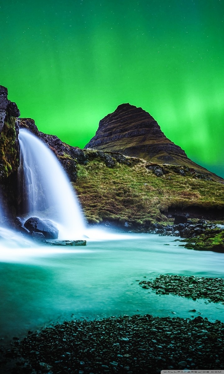 waterfall_kirkjufell_light