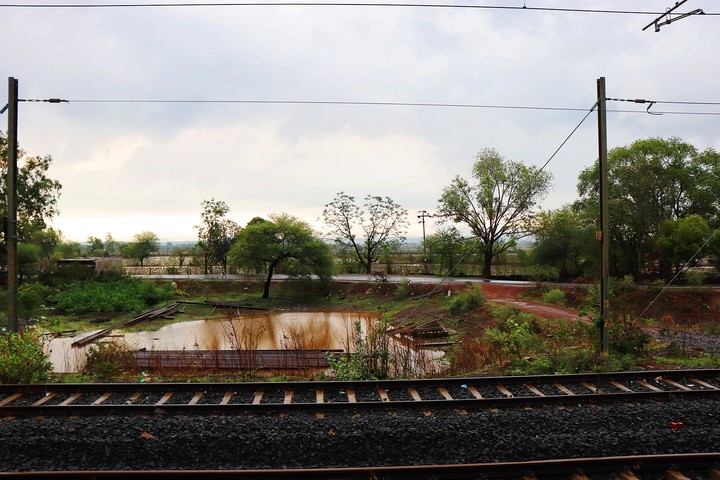 track side lake