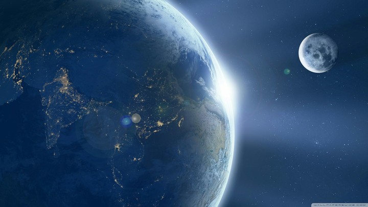 Earth vs Moon
