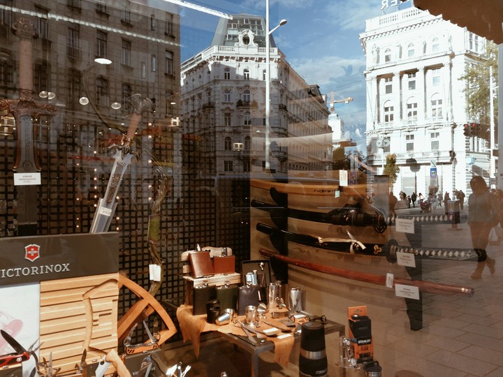 street shopping in wien