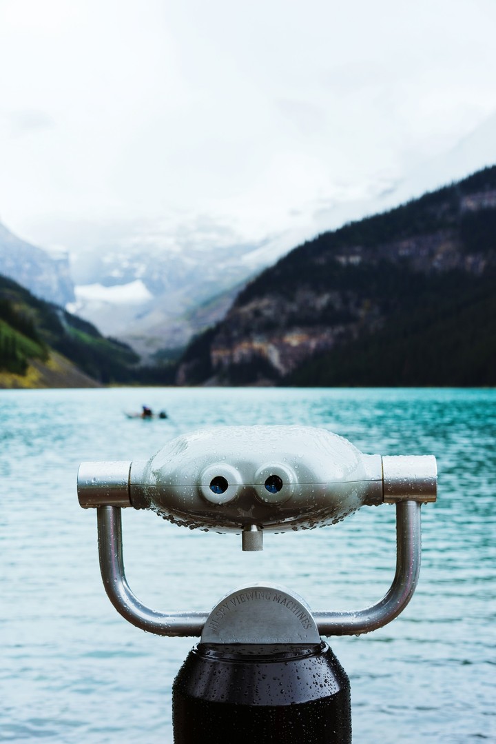 Beautiful Lake Louise, Alberta, Canada ?